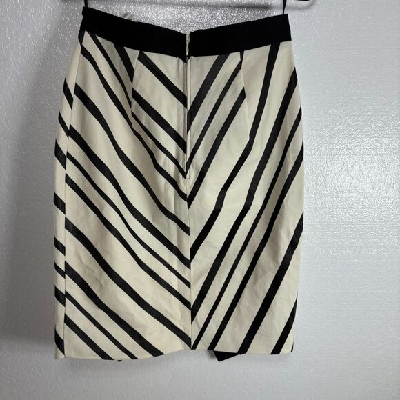H&M Linen Blend Asymmetrical Skirt Cream and Black Stripe Size 8 - Picture 2 of 7